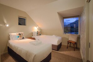 4 chambres, fer et planche à repasser, accès au Wi-Fi (inclus)