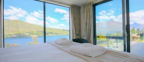 3 slaapkamers, een strijkplank/strijkijzer, gratis wifi, beddengoed