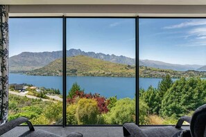 Interior - Ultimate Views Hot Tub Luxury (Queenstown)
