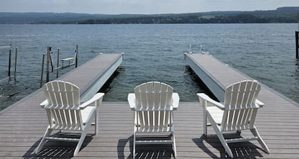 Cute Cape on Keuka Lake with Boat Launch Prime Location