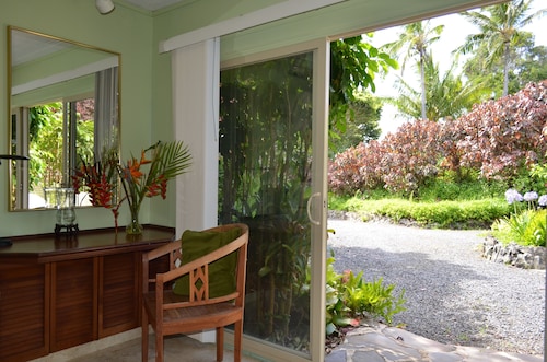 Plumeria Room on a Lush Farm on Maui's North Shore