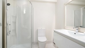 淋浴设施、吹风机