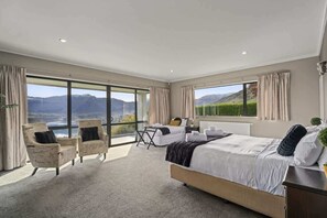 5 slaapkamers, een strijkplank/strijkijzer, gratis wifi, beddengoed