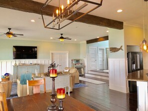 Interior - A Santa Rosa Sound Waterfront home on 2 acres with a private beach and 200’ dock (Mary Esther)