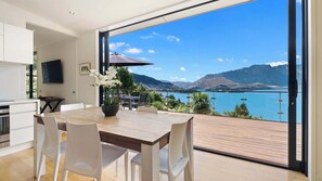 Dining - Aspen Spa Views Spa and lake views (Queenstown)