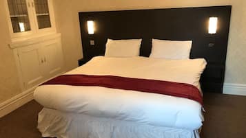 5 bedrooms, iron/ironing board, free WiFi, bed sheets