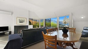 Télévision, cheminée