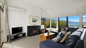 Télévision, cheminée