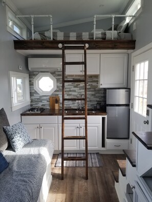 Deluxe Room, Multiple Beds, Hill View | Living room | Smart TV, DVD player - Zion's Tiny Getaway (Hurricane)