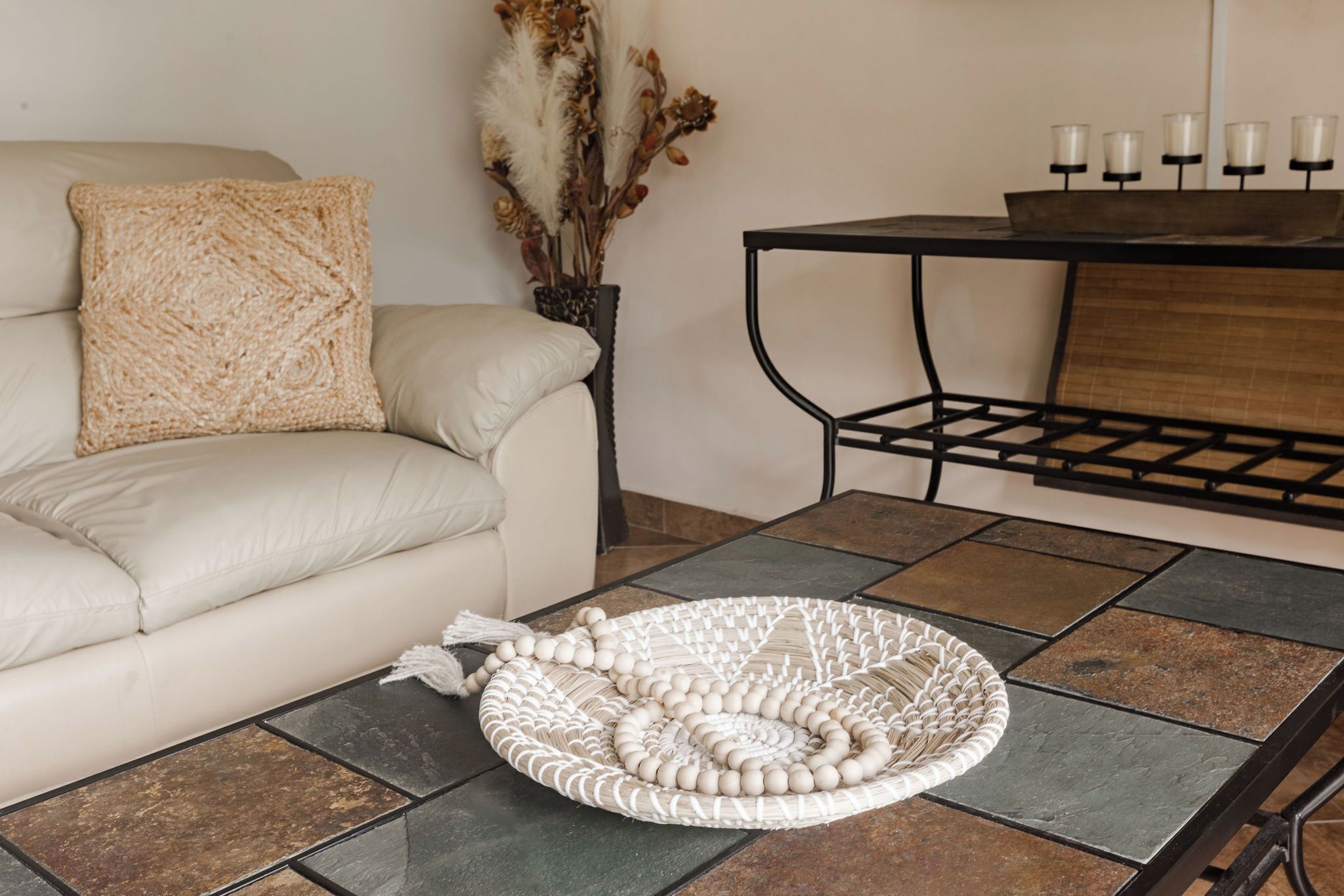 Deluxe House, 1 Queen Bed with Sofa bed, Mountain View | Living area | 40-inch plasma TV with digital channels, TV