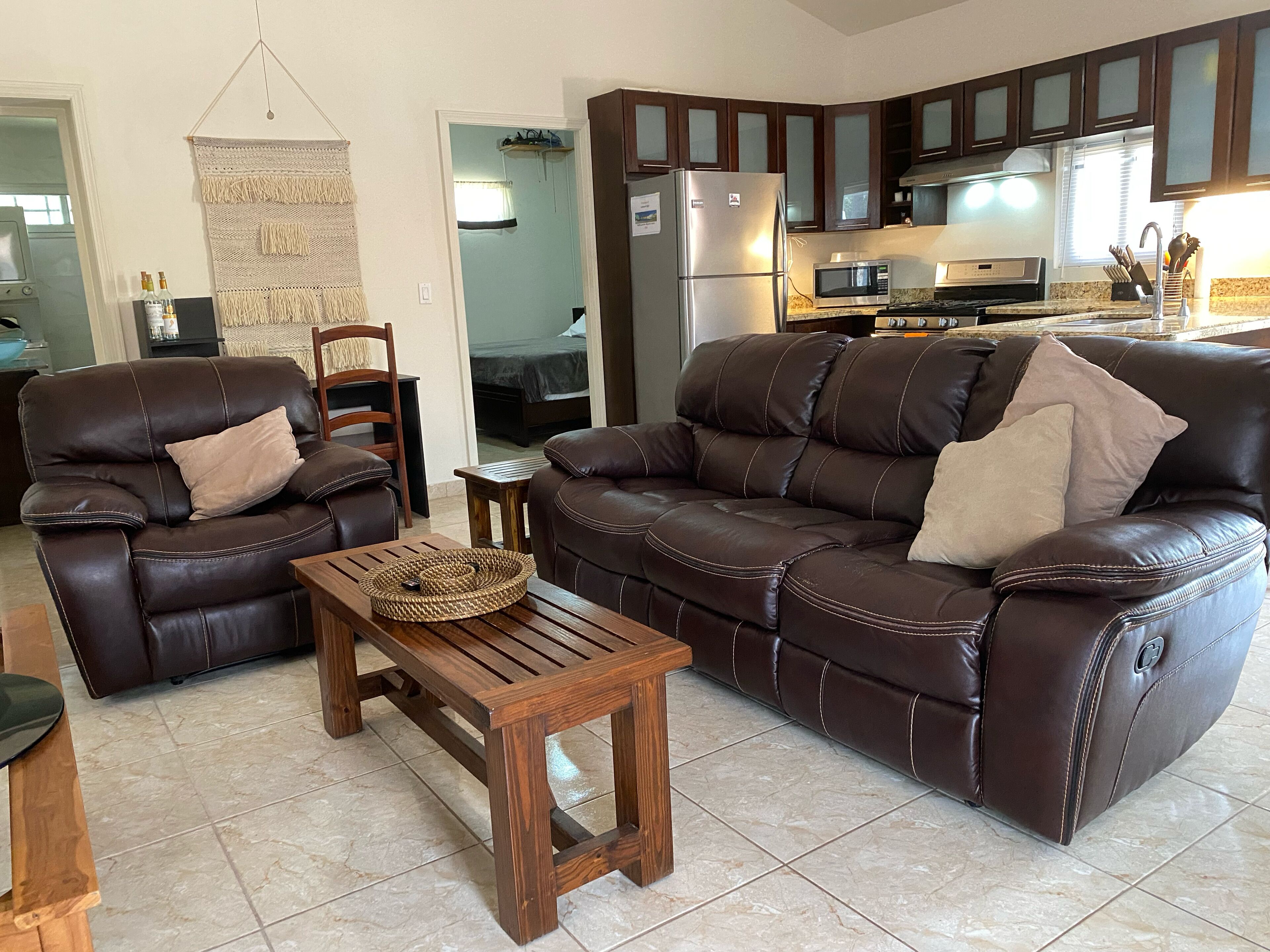 Executive Apartment | Living area | 40-inch plasma TV with digital channels, TV