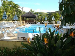 3 outdoor pools, pool umbrellas - Vale do Sonho Hotel & Eventos (Guararema)