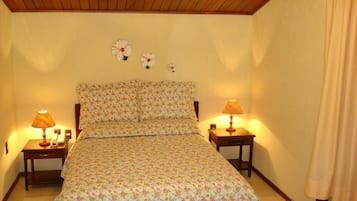 Frigobar, individualmente decorados, cortinas blackout