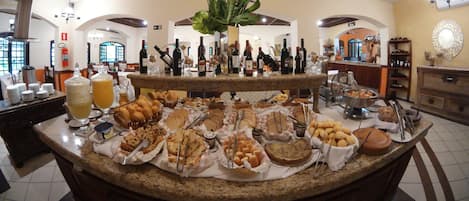 Tägliches inbegriffenes Frühstücksbuffet