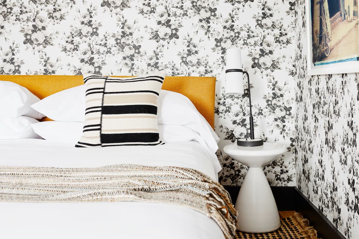 Habitación Deluxe doble, 1 cama de matrimonio grande | 1 dormitorio y ropa de cama de alta calidad