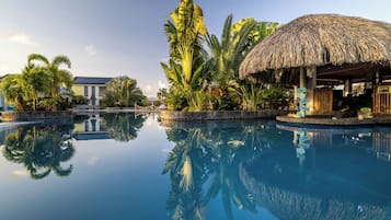 3 outdoor pools, open 7:00 AM to 7:00 PM, free pool cabanas