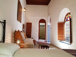 Classic Double Room, Ensuite (Mansour) | Laptop workspace, iron/ironing board, free WiFi, bed sheets