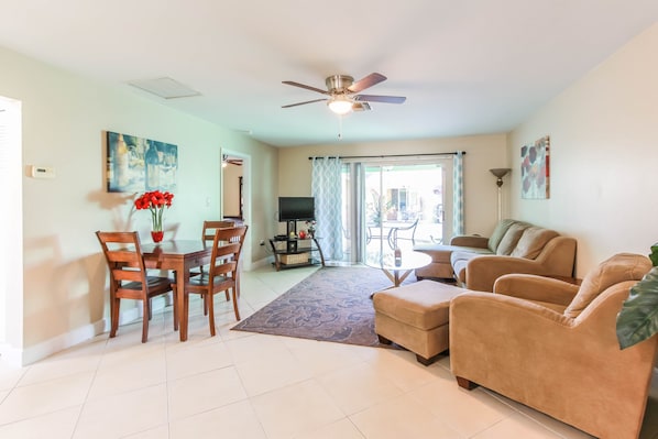 Condo, 2 Bedrooms | Living area | LED TV, Netflix, Hulu, streaming services - Cape Coral 1019 A (Cape Coral)