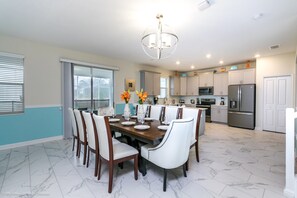Villa, 6 Bedrooms | In-room dining