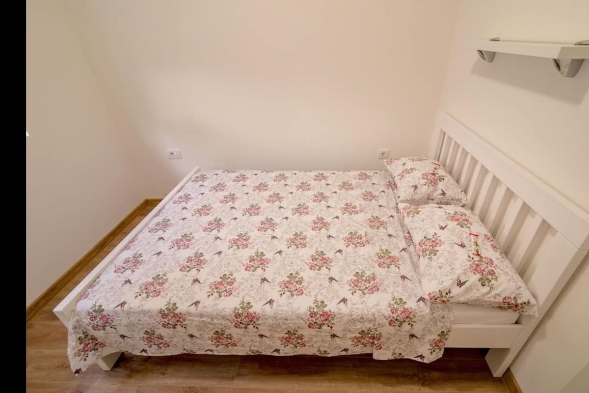 Apartamento, vista para o jardim | Frigobar (abastecido com itens grátis), Wi-Fi de cortesia, roupa de cama
