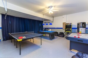 Villa, 6 slaapkamers | Spelletjeskamer