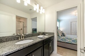 Villa, 6 Bedrooms | Bathroom
