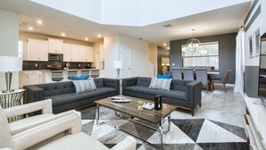 House, 5 Bedrooms | Living area - Champions Gate 1577 (Davenport)