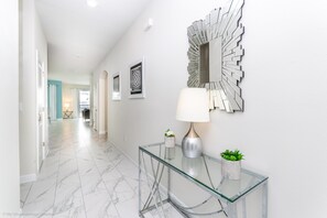 Villa, 6 Bedrooms | Hallway