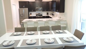 In-room dining - Champions Gate 9044 (Davenport)