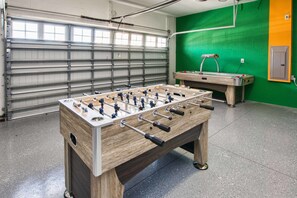 House, 5 Bedrooms | Games room