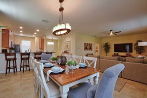 House, 5 Bedrooms | In-room dining - Champions Gate 1423 (Davenport)
