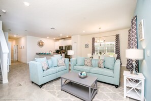 Villa, 5 Bedrooms | Living area