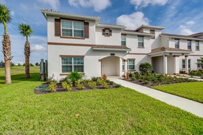 Villa, 5 Bedrooms | Exterior