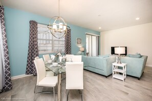 Villa, 5 Bedrooms | In-room dining - Champions Gate 9007 (Davenport)