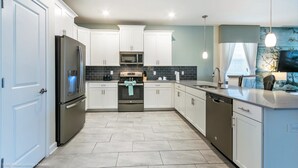 Villa, Multiple Beds | Private kitchen - Champions Gate 1682 (Davenport)