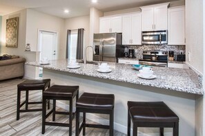 Townhome, 5 Bedrooms | In-room dining