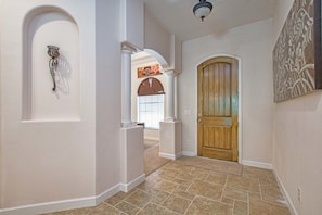 House, 4 Bedrooms | Hallway - Calabria 9053 (Kissimmee)