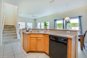 聯排別墅, 4 間臥室 | 私人廚房 | 微波爐、焗爐、爐具、洗碗機