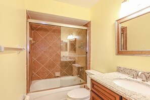 Apartment, 3 Schlafzimmer | Badezimmer