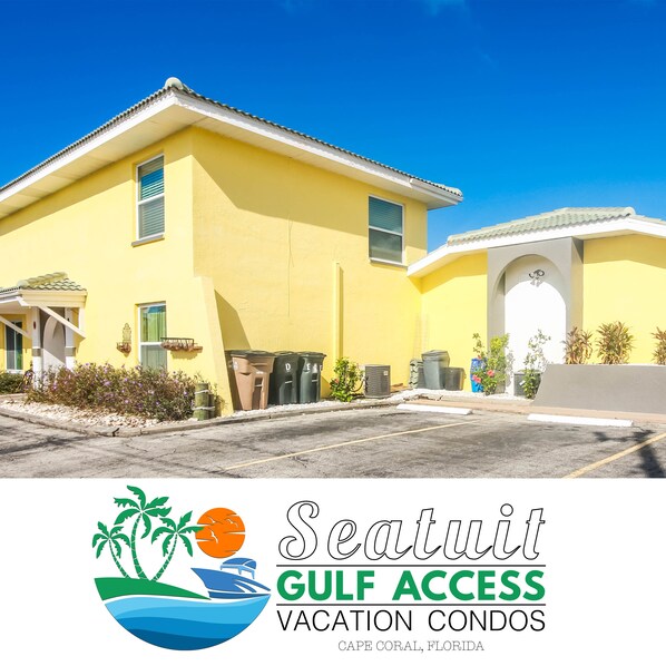 Condo, 3 Bedrooms | Front of property