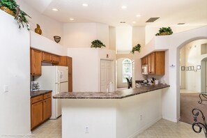 Villa, 4 Bedrooms | Private kitchen - Orange Tree 3309 (Clermont)