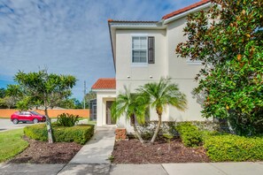 Townhome, 4 Bedrooms | Front of property