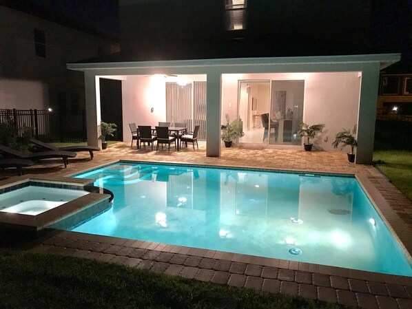 House, 5 Bedrooms | Pool