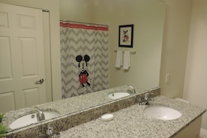 Bathroom - Lucaya Village 8982 (Kissimmee)