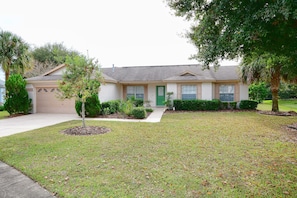 House, 3 Bedrooms | Front of property