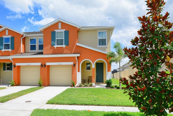 Townhome, 4 Bedrooms | Front of property