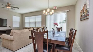 Maison en rangée, 4 chambres | Repas dans la chambre