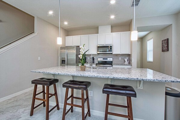 Townhome, 4 Bedrooms | Private kitchen