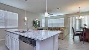 Maison en rangée, 4 chambres | Aire de séjour