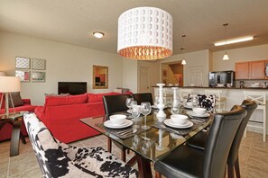 Townhome, 4 Bedrooms | In-room dining